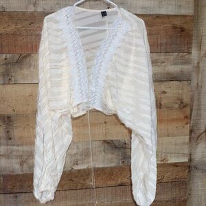 Woman’s crop Cream Lace-Trimmed Top